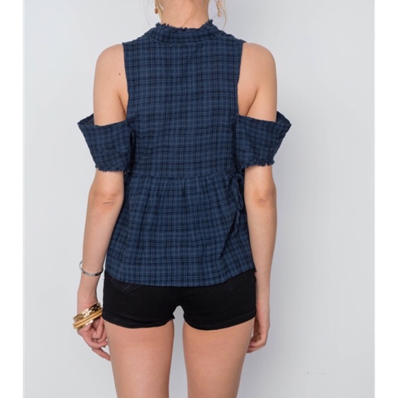 NAVY PLAID SHIRRED CUT OUT FRAYED BOHO TOP - Picture 3 of 6
